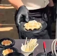 Catering waffle presentation 4